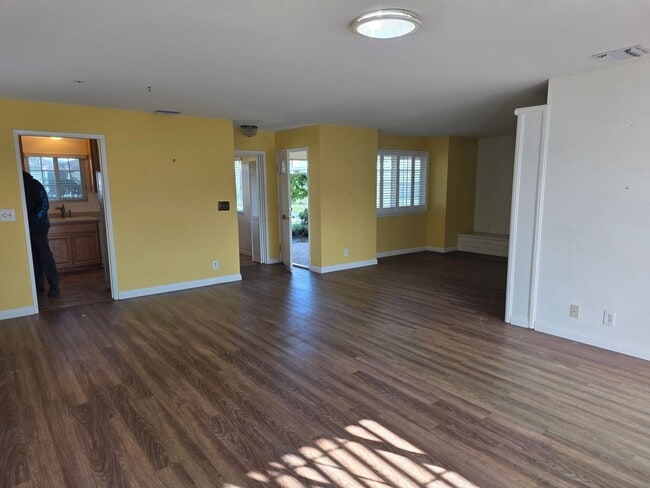 Photo - 55+ Hueneme Bay Community in Port Hueneme - 2+2 w/ garage $2700