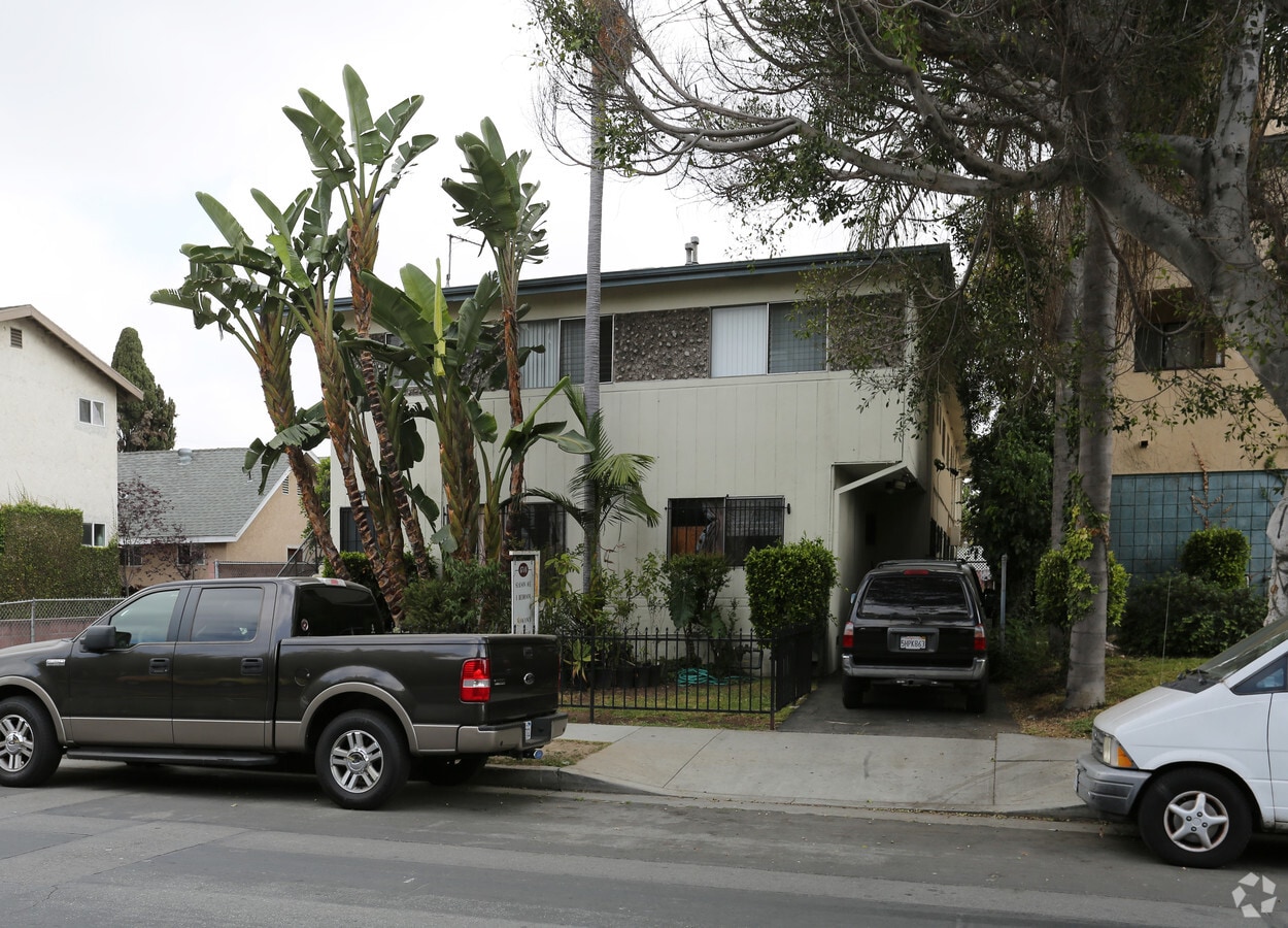 Photo - 4714 Slauson Ave