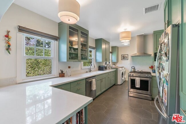 Photo - 1836 W Silver Lake Dr House