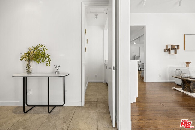 Photo - 245 N Wetherly Dr