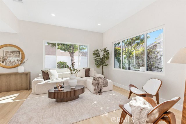 Photo - 5 Chatri Cir