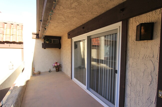 Photo - 3bedroom/ 2bathroom Condo with 2 garage parking