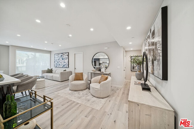 Photo - 1051 S Corning St Unit 204