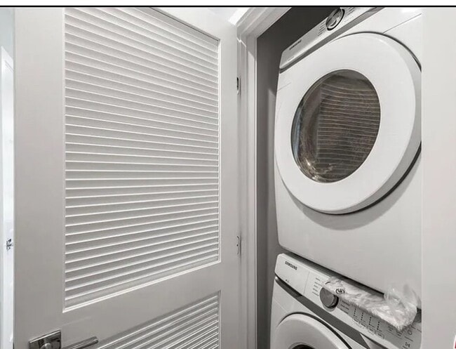 Photo - 1906 Overland Ave