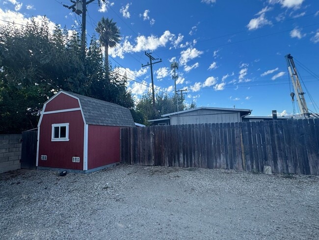 Building Photo - Blackburn Unit 10069