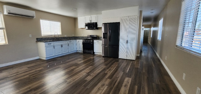 Photo - 10405 Anzac Ave Unit 10405