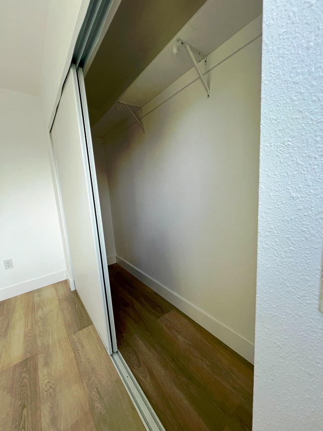 Photo - 756 E 94th St