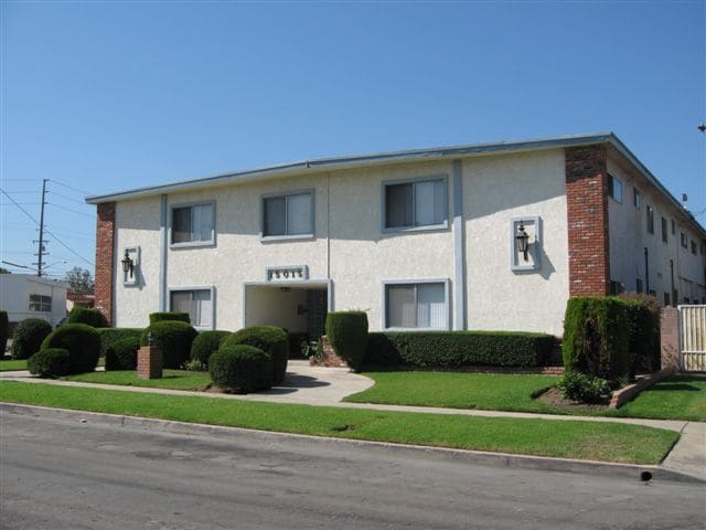 Frontage - 15015 Gramercy Pl Unit M