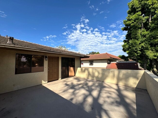 Photo - Beautiful 2+1.75 Upstairs Condo in Desirab...