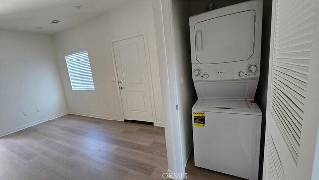 Photo - 9386 Olive St