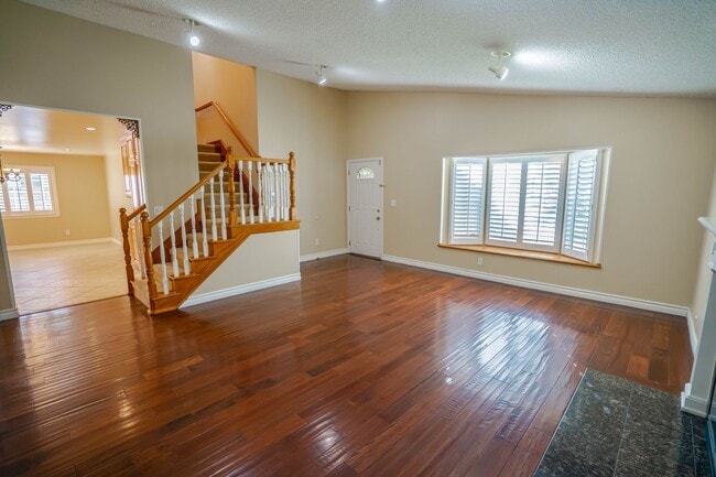 Photo - Valencia 4 Bedroom Home for Rent.