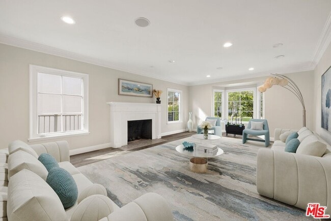 Photo - 735 Thayer Ave