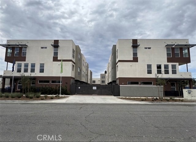 Building Photo - 652 4th St