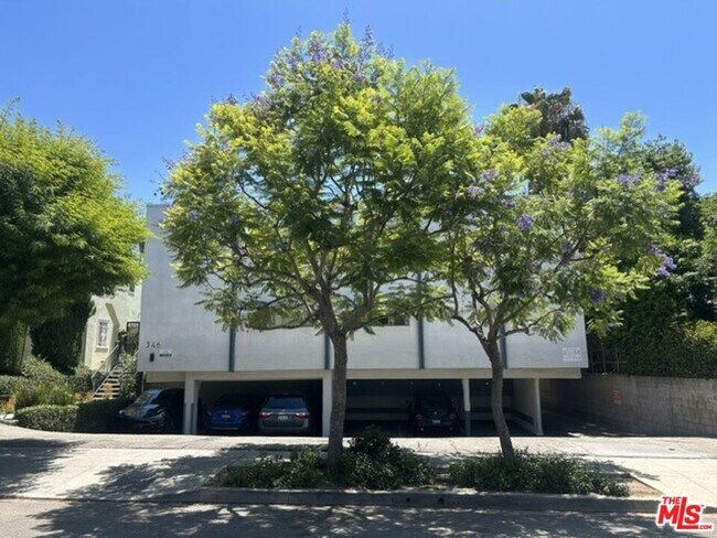 Building Photo - 346 S Van Ness Ave Unit 10