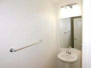 Photo - Beautiful Tri Level 2 Bed 2.5 Bath Single ... House