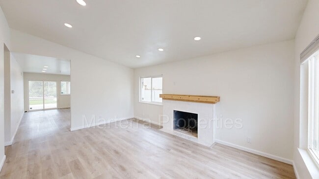 Photo - Amazon 3 Bedroom Home in Mission Viejo!