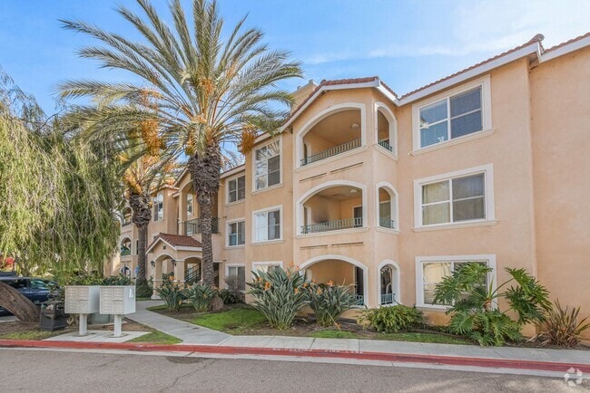 Building Photo - Extremely private and modern gated complex... Rental