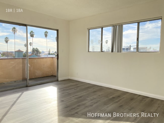 Photo - 7010 Lanewood Ave Unit 303