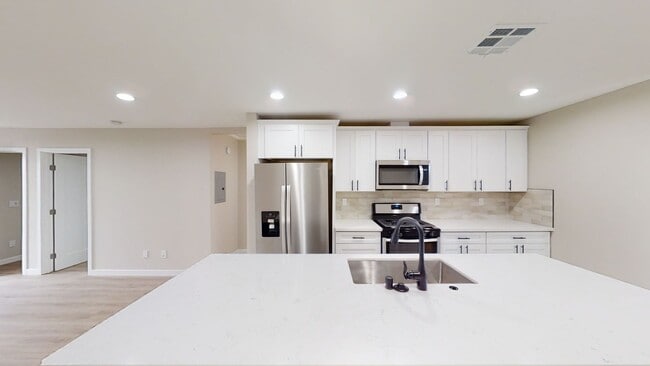 Photo - 6271 Stewart St