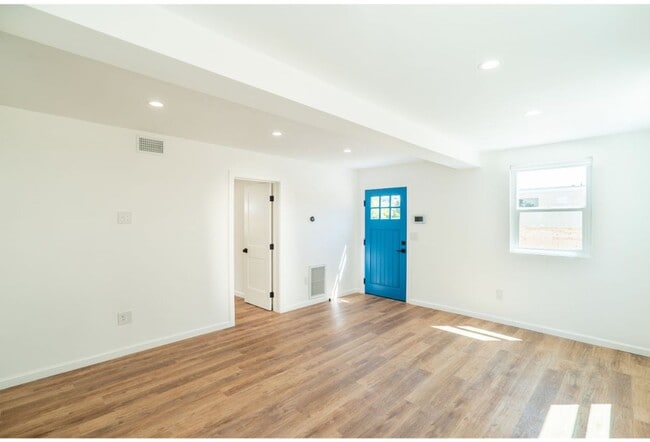 Photo - 3412 Bellevue Ave