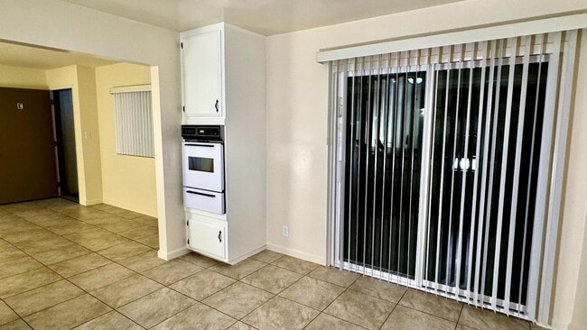 Photo - 24832 Walnut St