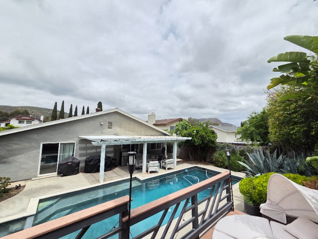Photo - 8073 Hillandale Dr House