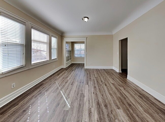 Photo - 940 W Kensington Rd