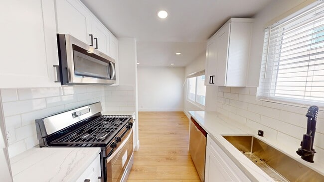 Photo - Welcome Home || Newly Upgraded WeHo Apt || 943 Gardner
