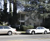 Primary Photo - 5742 Hazeltine Ave Apartments