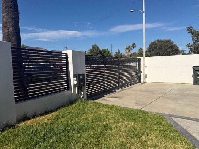 Photo - 2516 Fernley Dr