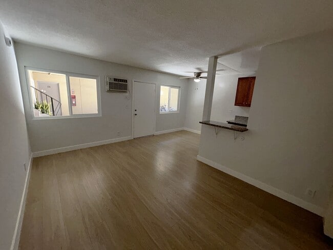Photo - 916 S Manhattan Pl