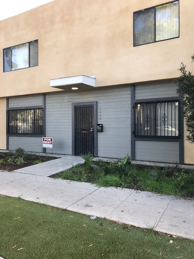 Building Photo - 1826 Unit 1826