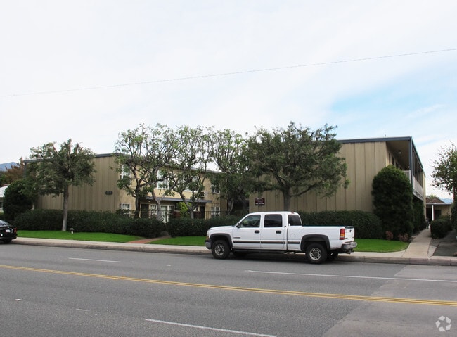 Photo - 722-724 Sunset Blvd