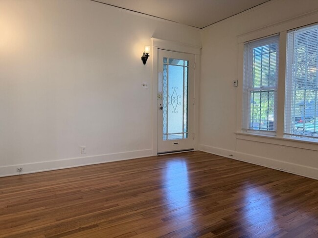 Photo - 1844 1/2-1844 1/2 N Mariposa Ave Unit 1844