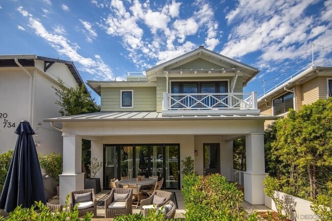 Building Photo - 712 E Avenue Unit