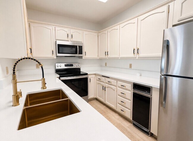 Photo - 2 Bedroom 2 Bath Bay Park Condo with Stunning Mission Bay Views!! Unit 304