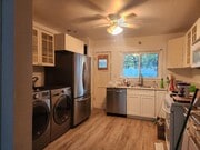 Photo - 2226 Mathews Ave Apartments Unit B