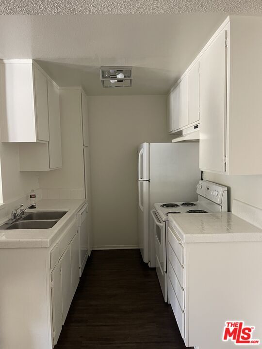 Photo - 1820 S Bentley Ave Unit 205