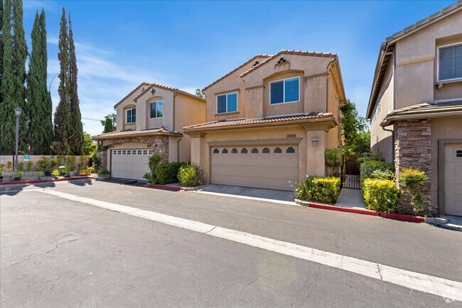 Building Photo - 14932 Isamar Ln Rental