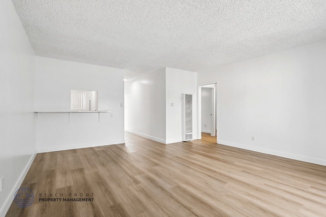 Photo - 1458 Marine Ave.