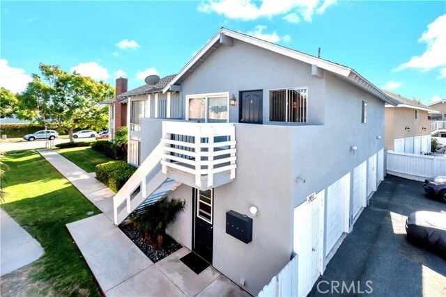 Building Photo - 24511 Alta Vista Dr Unit 4