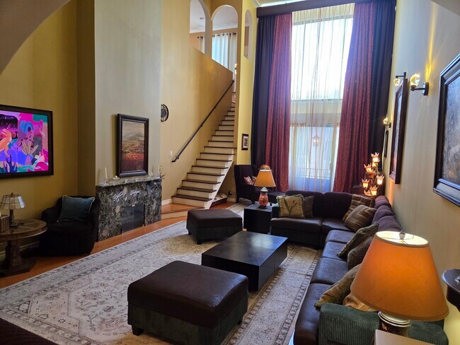 Photo - 8455 Fountain Ave Unit 618