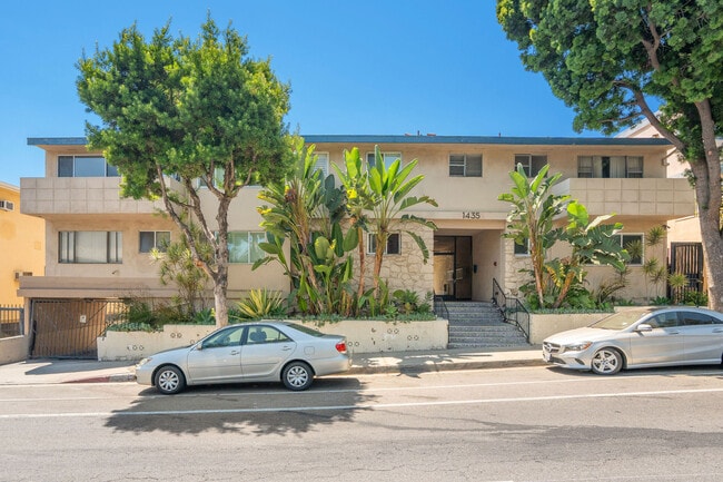 Photo - 1435 N Fairfax Ave Condo Unit 19