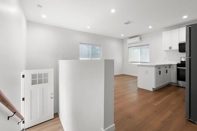 Photo - Newly Remodeled 1 Bed, 1 Bath Apartment in Prime Silver Lake! Unit #6