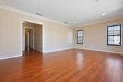 Spacious Living Room - 2504 W 101st St House