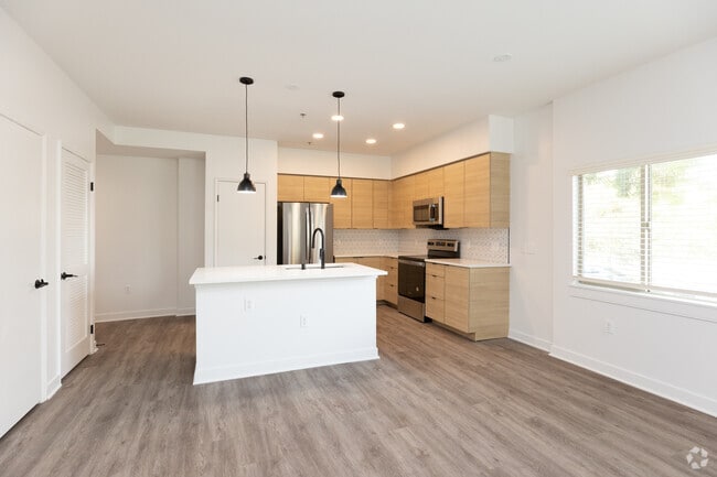 Thomas Apartments - Thomas Apartments