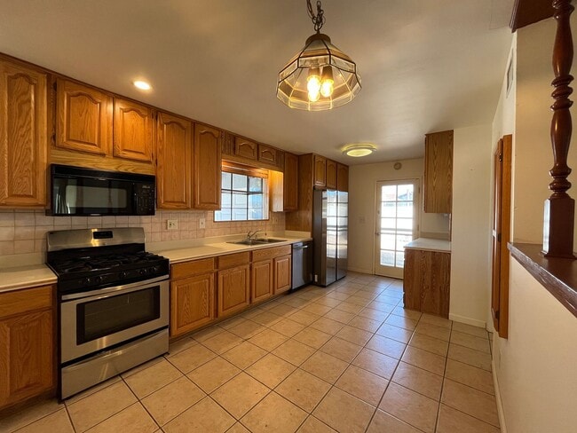 Photo - Simi 2+1.5 w/bonus room, RV parking + grea...