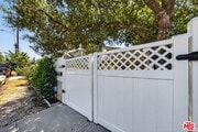 Photo - 6838 Haywood St