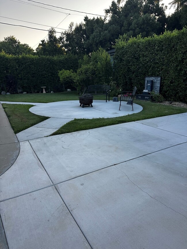 Photo - 229 N Griffith Park Dr