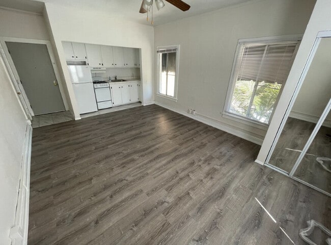 Photo - 919 S. Manhattan Pl